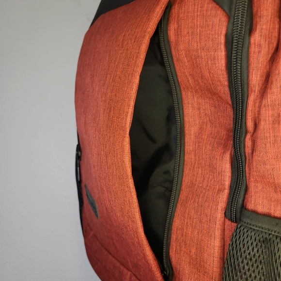 NWT Monsdle Travel Laptop Backpack With USB Charging Port in Red & Black - Picture 11 of 13